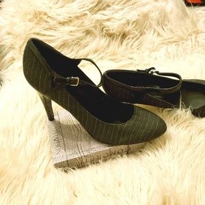 Nine West ankle strap pinstripe 4 inch heels